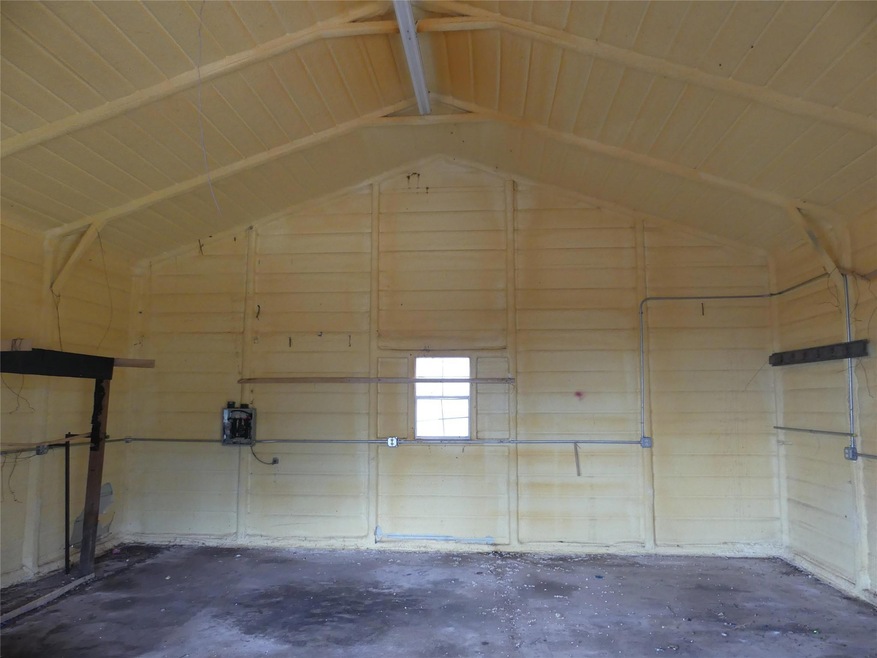 106 Center Ct, Springtown, TX 76082 - photo 1