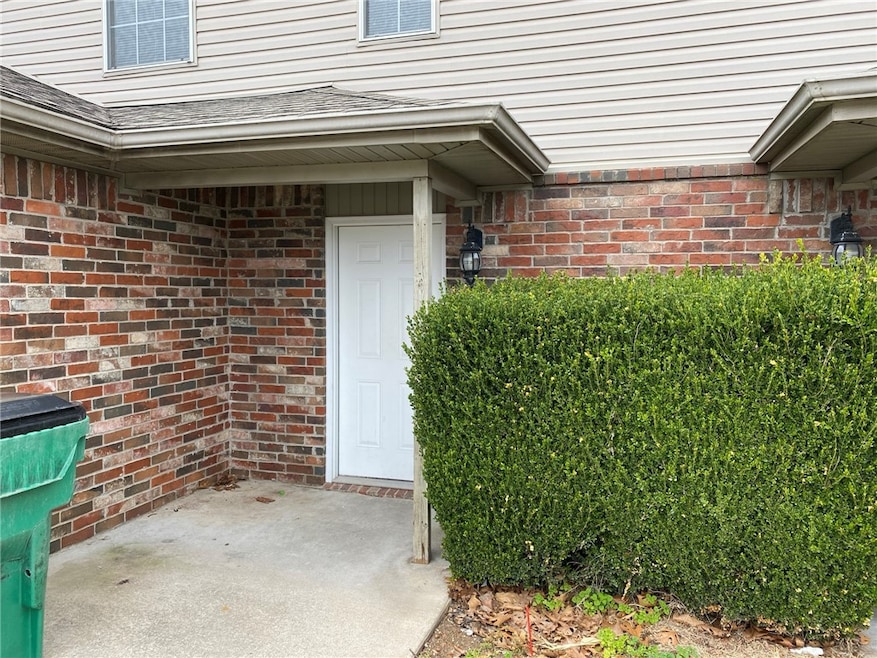 3066 Memory Ln unit B, Springdale, AR 72764 - photo 1