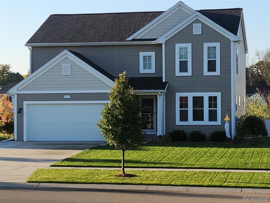 1237 Weatherstone Ln, Howell, MI 48843 - photo 1