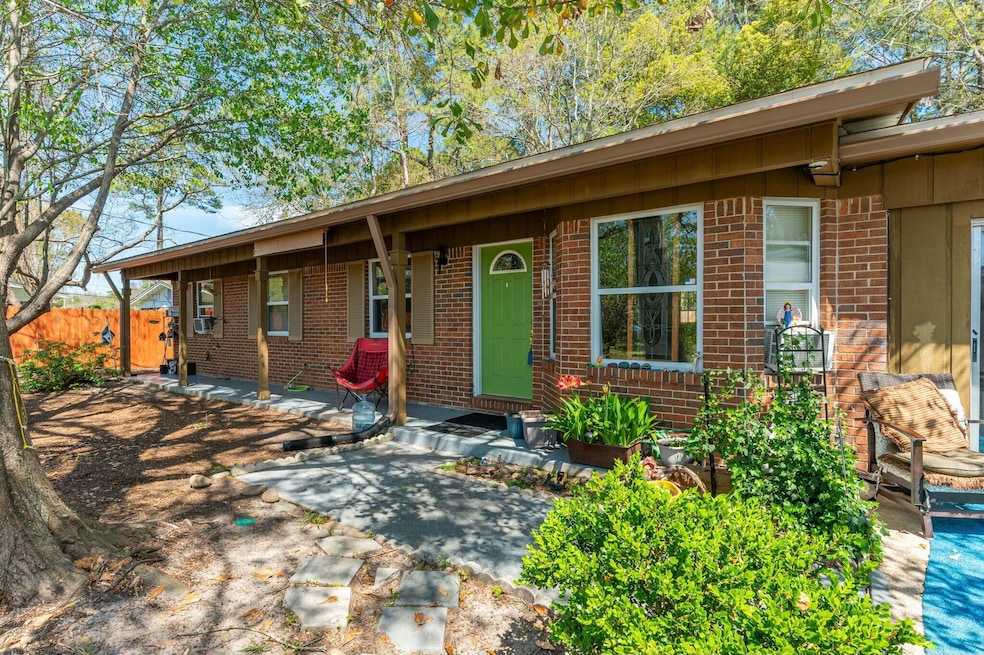 4 7th St, Shalimar, FL 32579 - photo 1