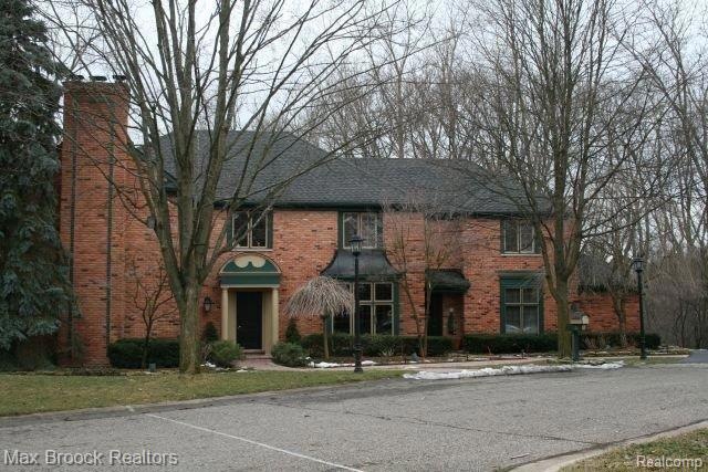 EXTERIOR.jpg
