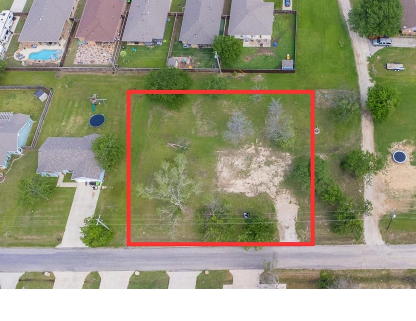 Property lines are approximate.