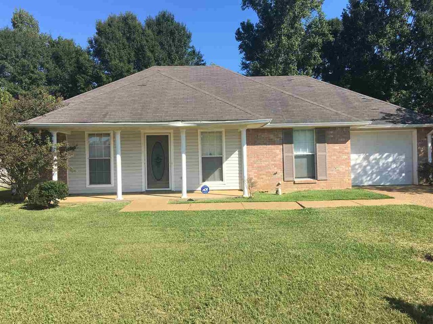 958 Bullrun Dr, Byram, MS 39272 - photo 1