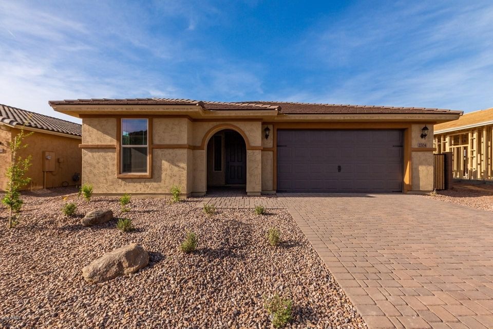 AdoraEncore_Sapphire_Lot1215_Front Exter
