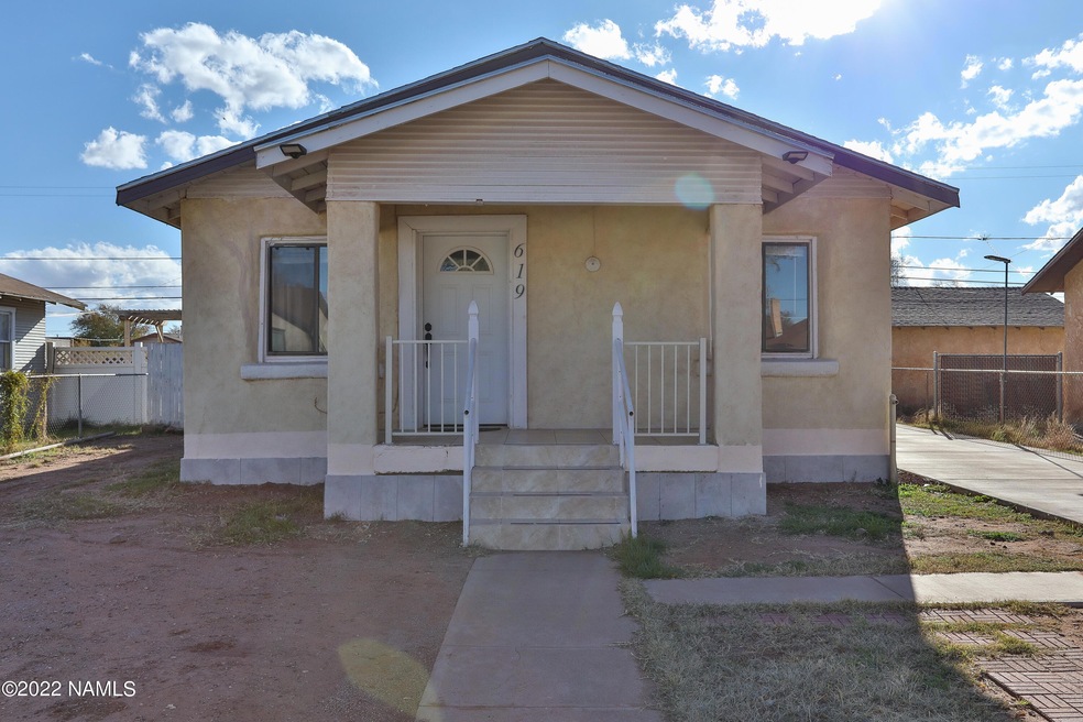 619 W Oak St, Winslow, AZ 86047 - photo 1