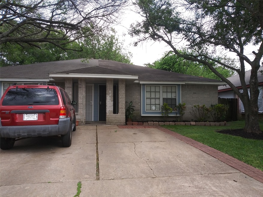 11010 Crenchrus Ct, Houston, TX 77086 - photo 1