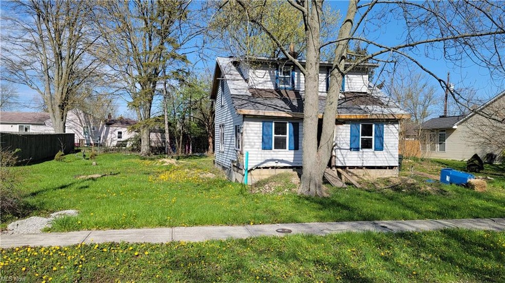 620 Pasadena Ave, Sheffield Lake, OH 44054 - photo 1
