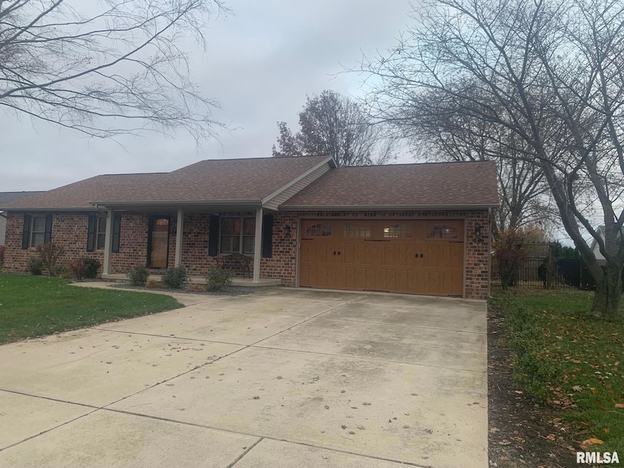 504 Garden Ct, Chatham, IL 62629 - photo 1