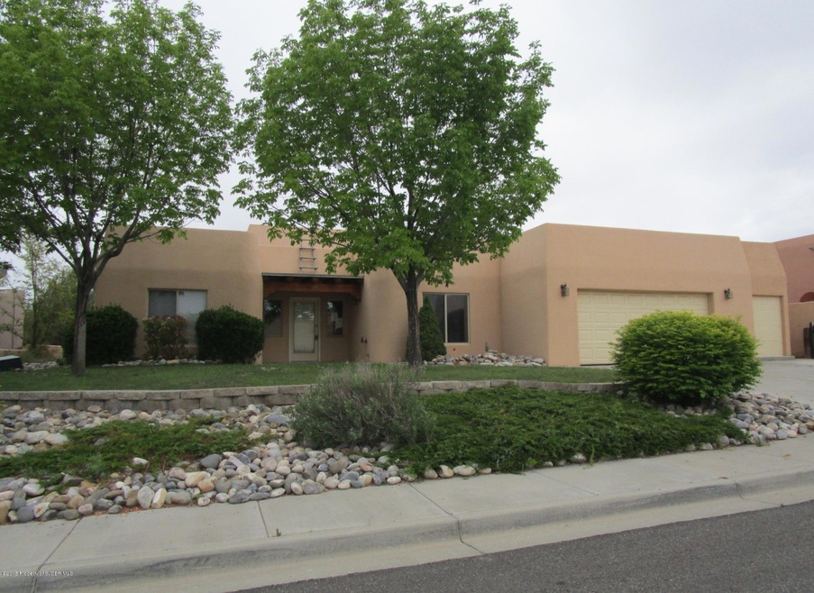 705 Sunrise Ct, Farmington, NM 87401 - photo 1