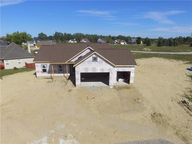 2046 Mozart Ave, Davison, MI 48423 - photo 1