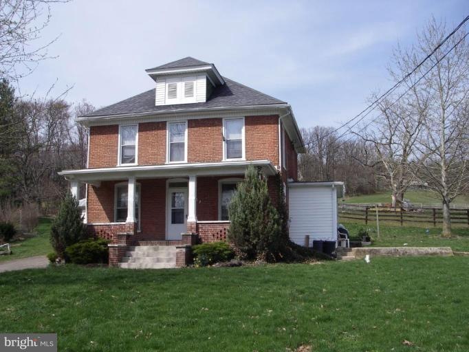 8319 Mentzer Gap Rd, Waynesboro, PA 17268 - photo 1