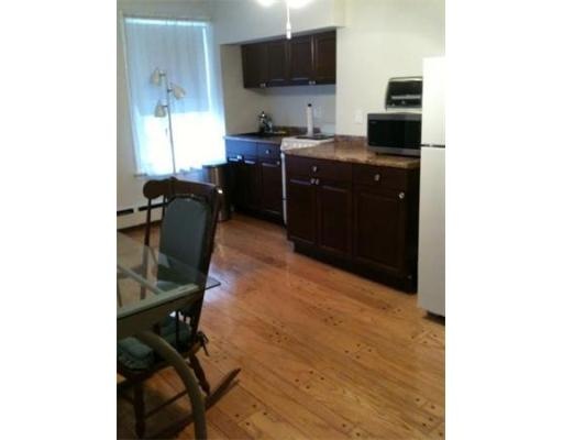 172 Endicott St unit 4, Boston, MA 02113 - photo 1