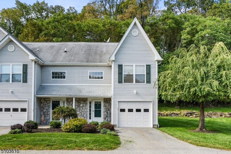 5 Woodmere Ct, Hamburg, NJ 07419 - photo 1