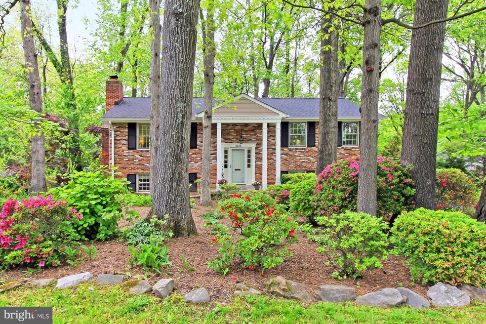 8226 Brittainy Dr, Annandale, VA 22003 - photo 1