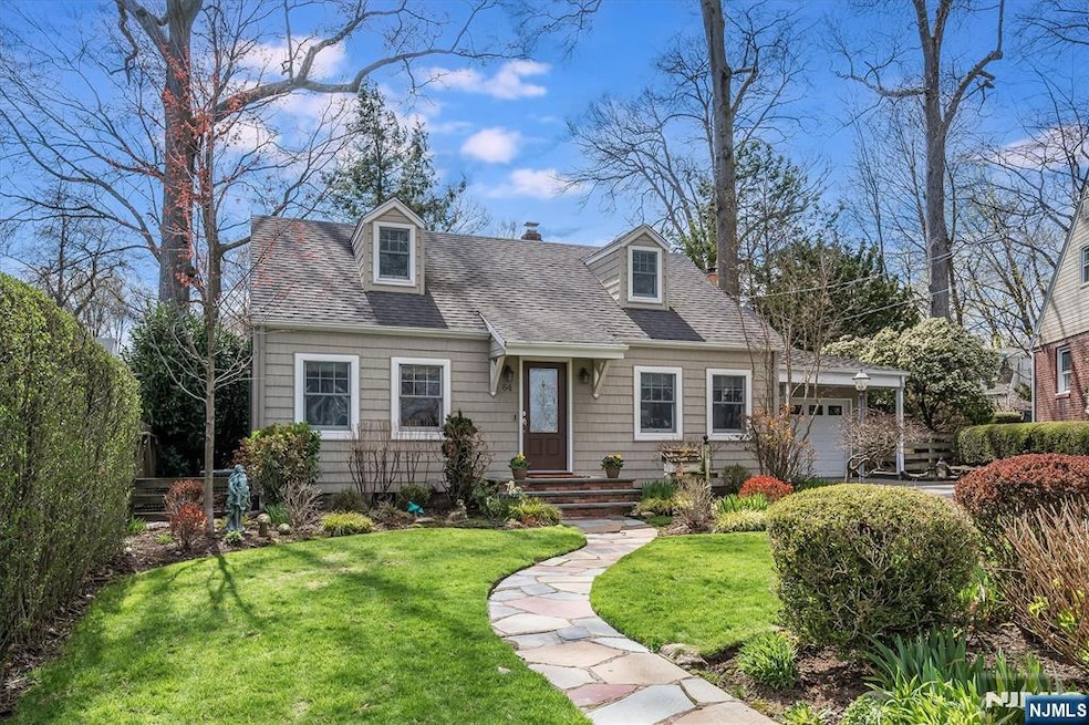 Sold $817,500 • Co-Listing Agent