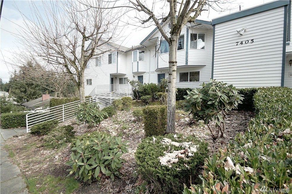 7405 Beverly Ln unit 201, Everett, WA 98203 - photo 1