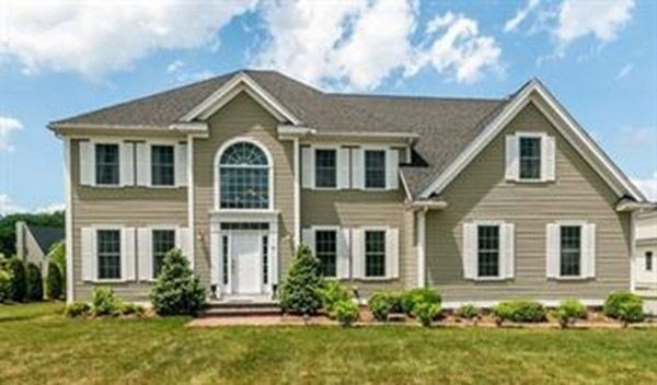 4 Meeting House Cir, Bedford, MA 01730 - photo 1