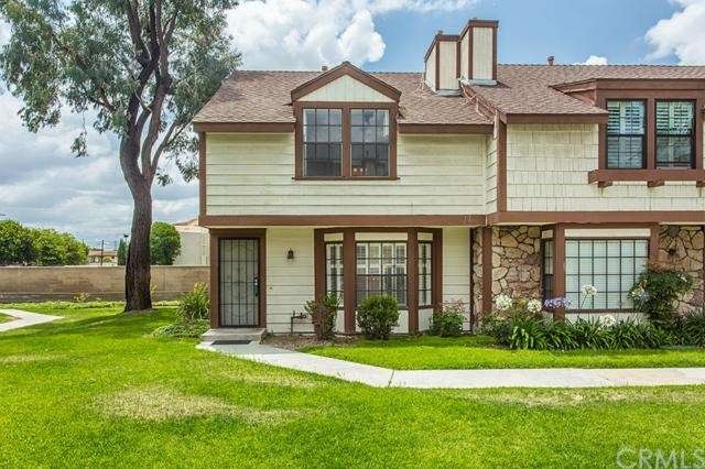 Corner unit with beautiful greenbelts for your kid