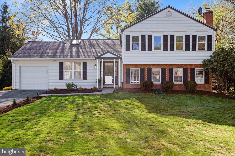 11024 Rutledge Dr, North Potomac, MD 20878 - photo 1