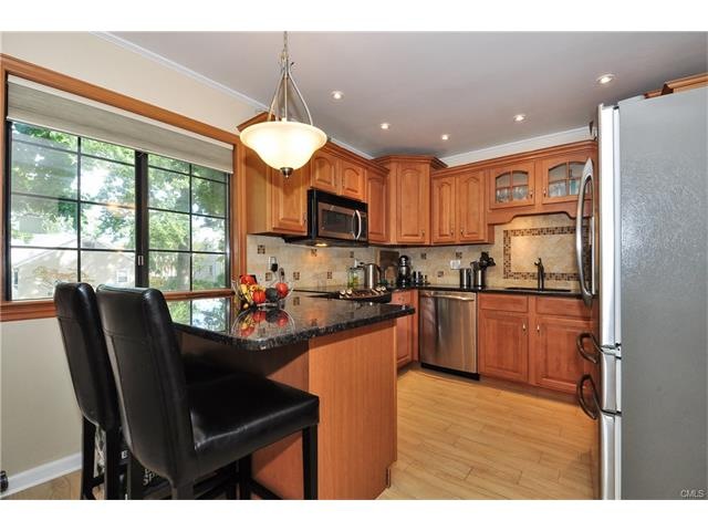 202 Soundview Ave unit 61, Stamford, CT 06902 - photo 1