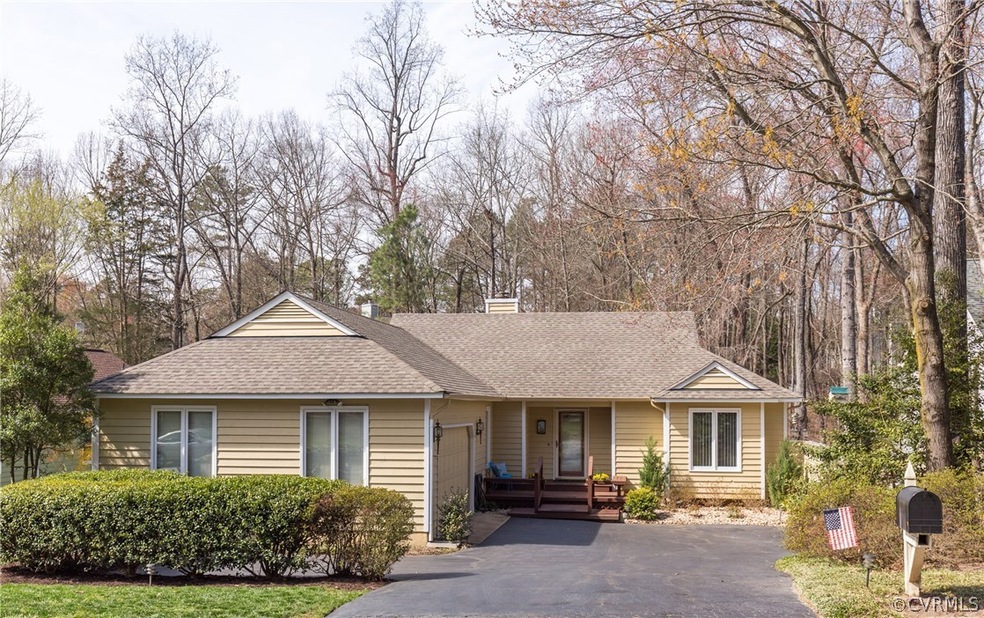 A delightful home in the popular Shelter Cove wate