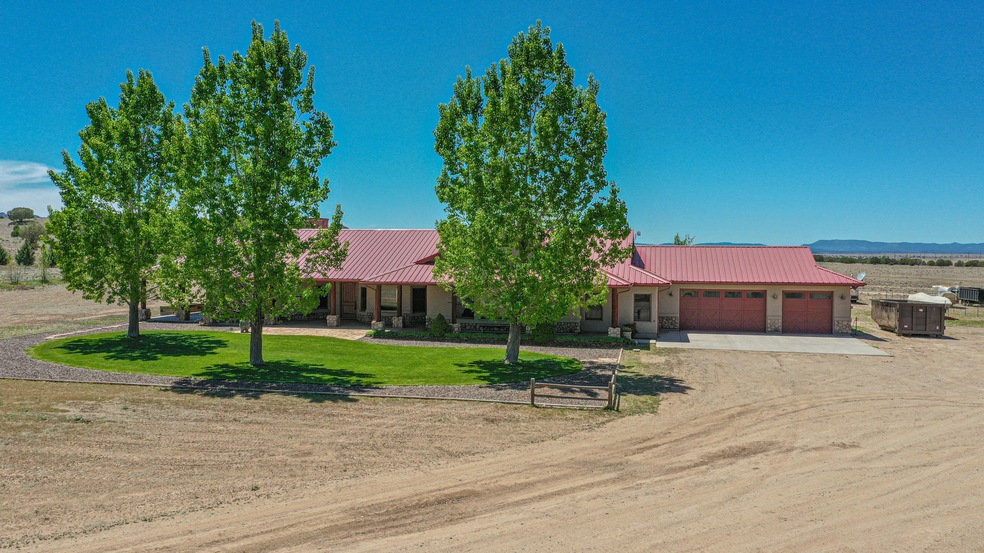 23590 E Ropers Ln, Paulden, AZ 86334 - photo 1