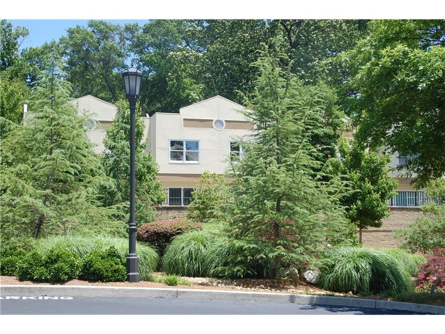 Immaculate fee simple townhouse (no HOA) in heart 