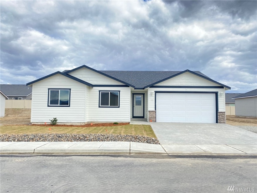 92 S Millbrook Loop, East Wenatchee, WA 98802 - photo 1
