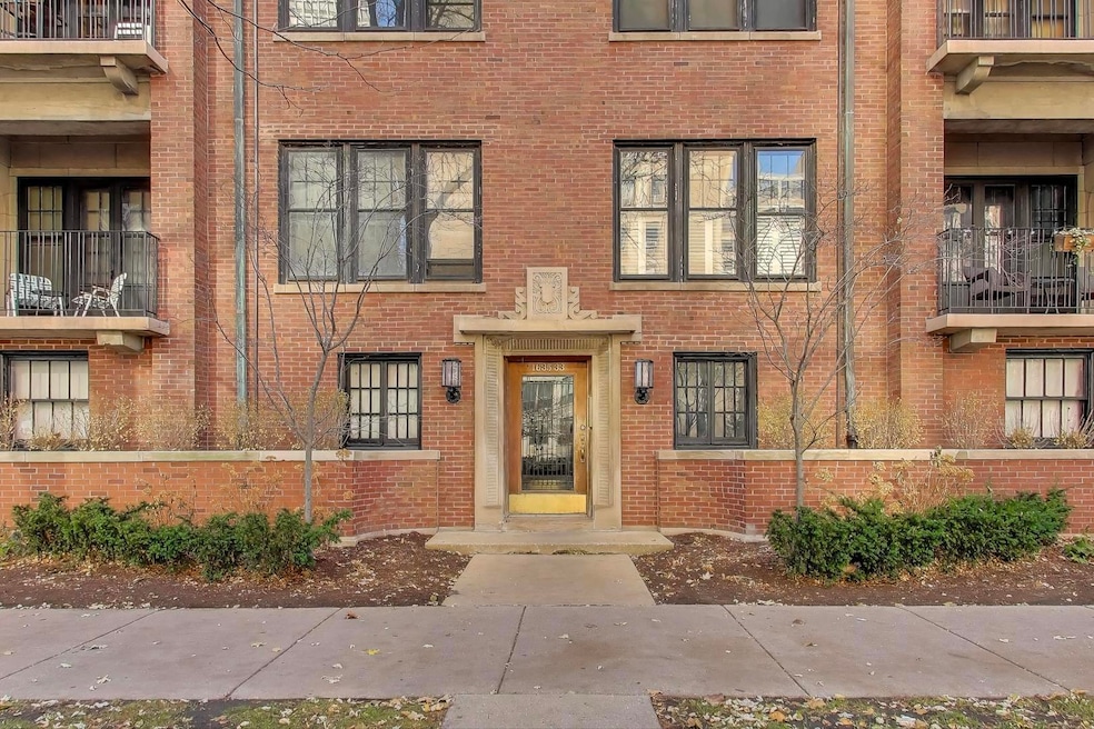 1633 E Hyde Park Blvd unit 2D, Chicago, IL 60615 - photo 1