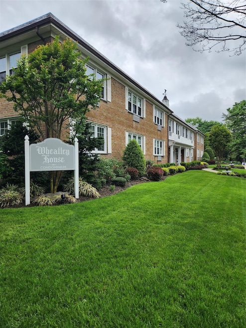 1 Bengeyfield Dr unit 2G, East Williston, NY 11596 - photo 1