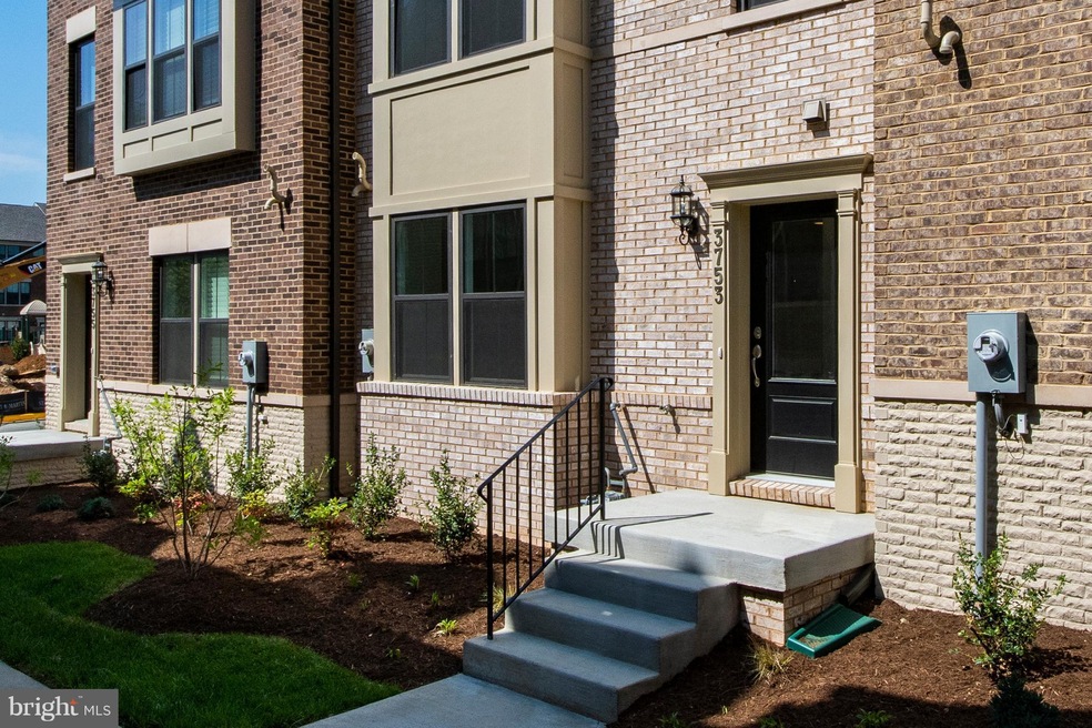 3753 Signal Knob Ct, Falls Church, VA 22041 - photo 1