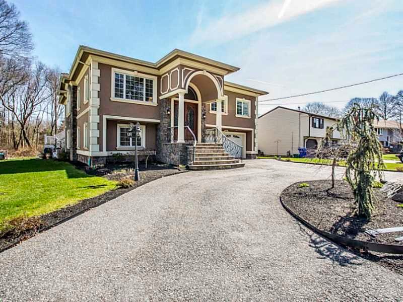 152 Estrell Dr, Riverside, RI 02915 - photo 1