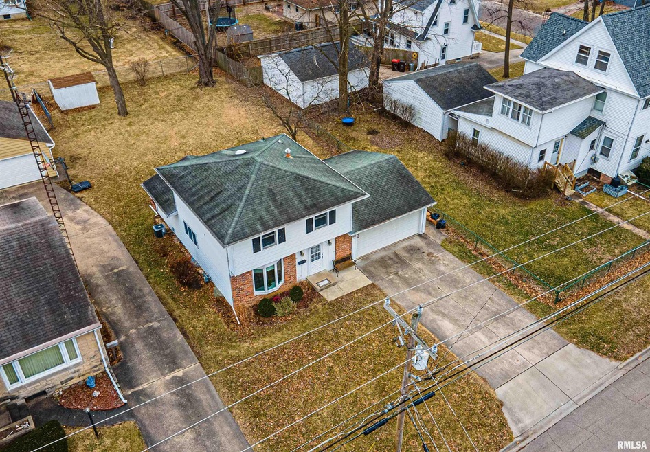 514 N Kankakee St, Lincoln, IL 62656 - photo 1