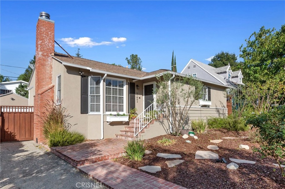 21843 Dumetz Rd, Woodland Hills, CA 91364 - photo 1