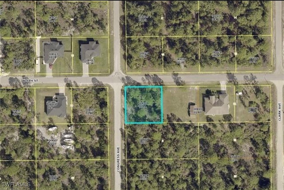 Aerial map of property and surrounding area featur