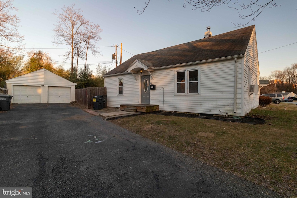 1715 Montgomery Rd, Wilmington, DE 19805 - photo 1