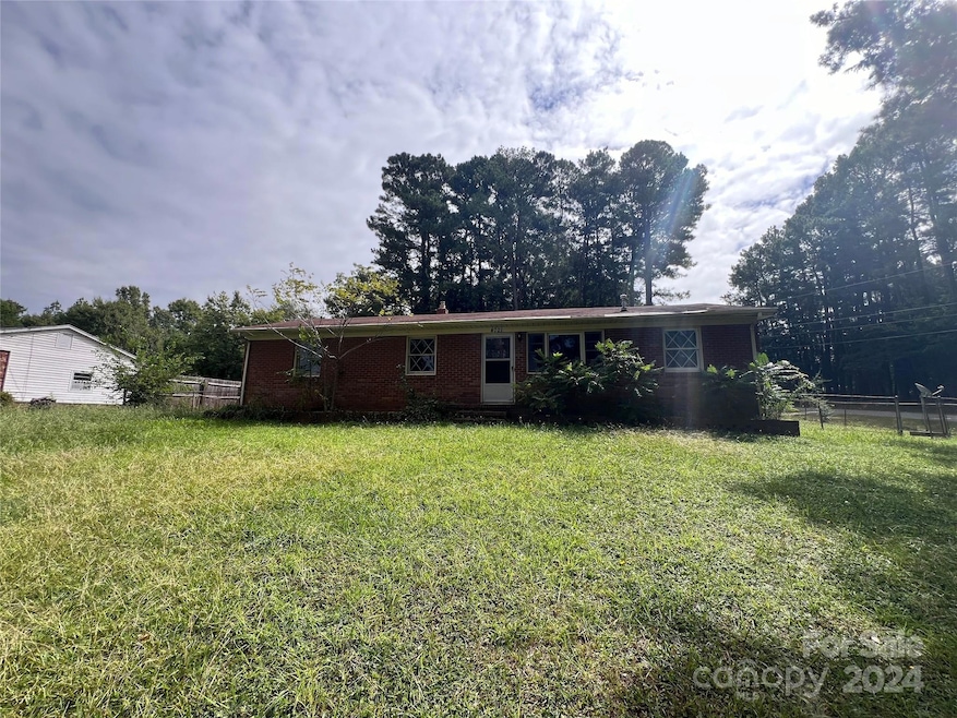 4721 Chapel Grove Rd, Gastonia, NC 28052 - photo 1