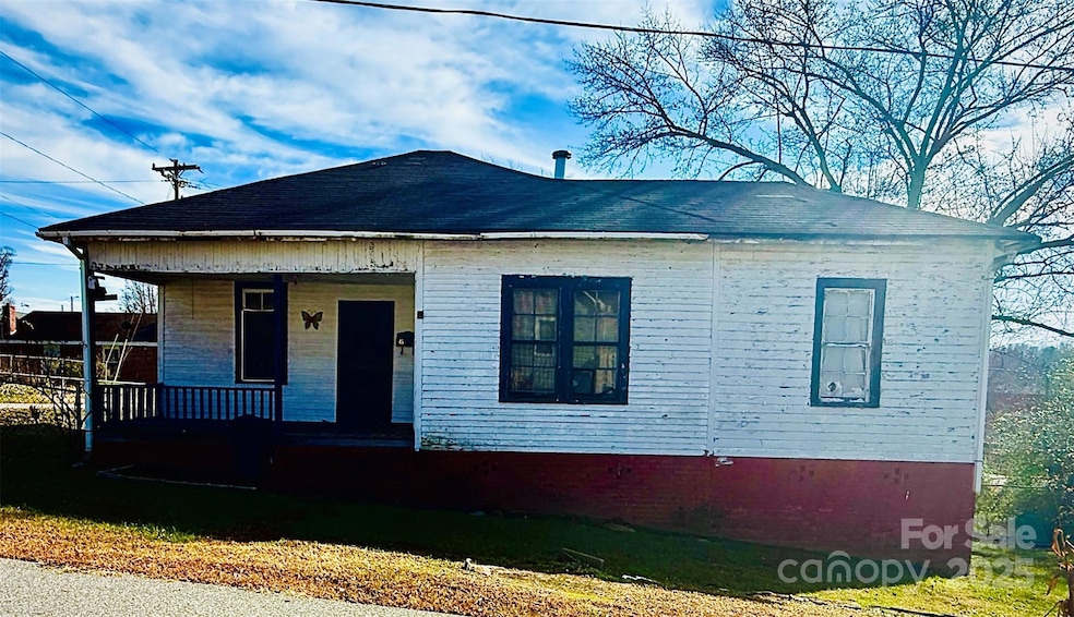 45 Gladden St, Marion, NC 28752 - photo 1