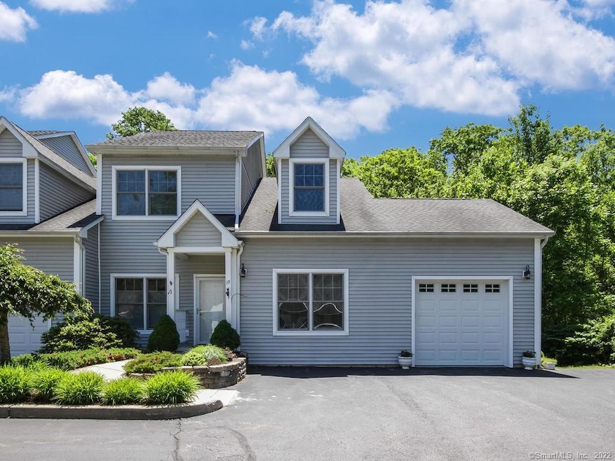 375 Allyn St unit 19, Mystic, CT 06355 - photo 1