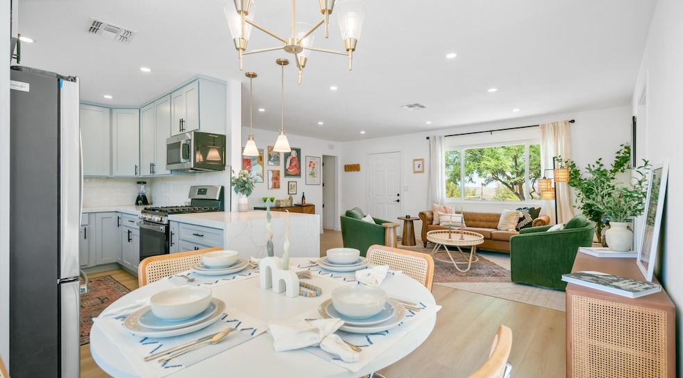 60219 Latham Trl Interior-44