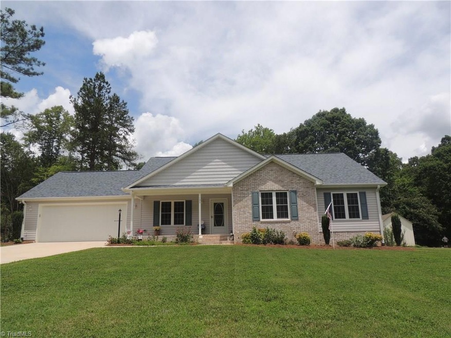 195 Lassiter Ln, Asheboro, NC 27205 - photo 1