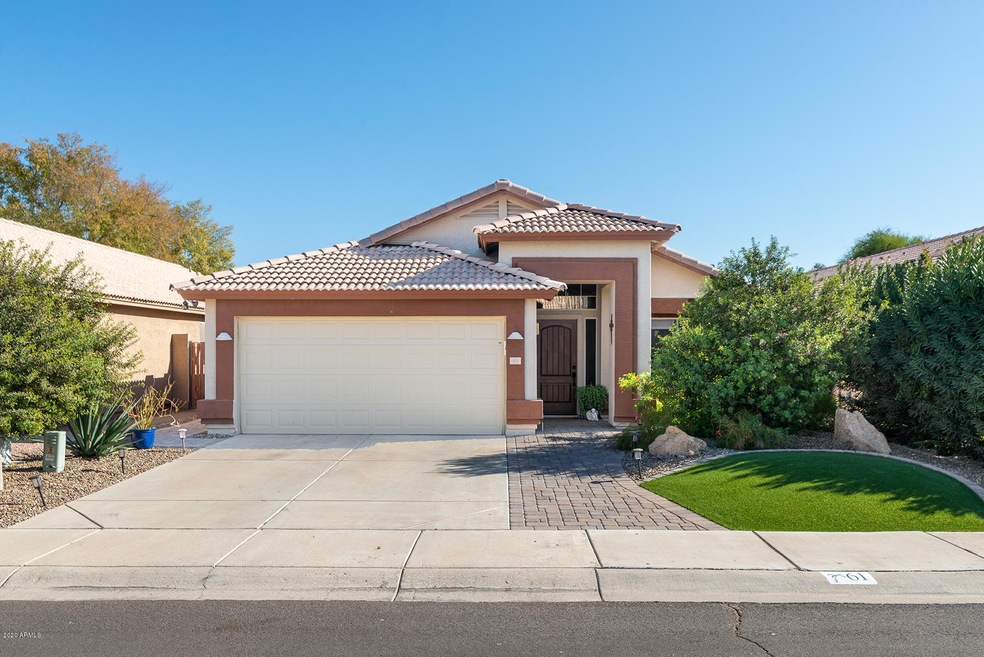 Great curb appeal!