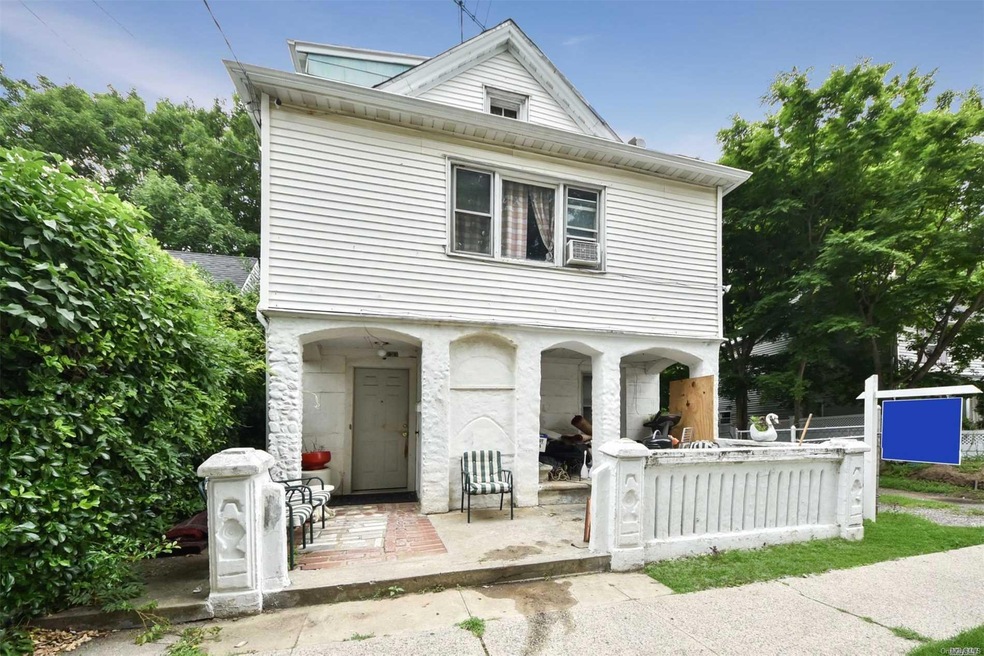 9 Charles St, Port Washington, NY 11050 - photo 1