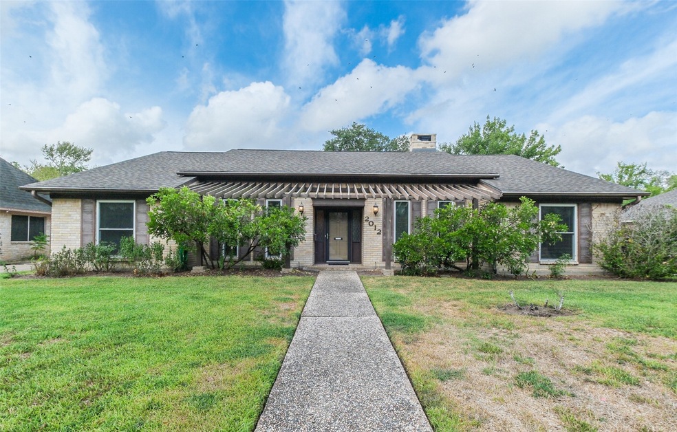 2012 Meadow Ln, Richmond, TX 77469 - photo 1