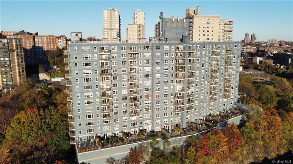 The Blue Building unit 9C, Bronx, NY 10463 - photo 1