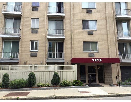 123 Sewall Ave unit 1H, Brookline, MA 02446 - photo 1