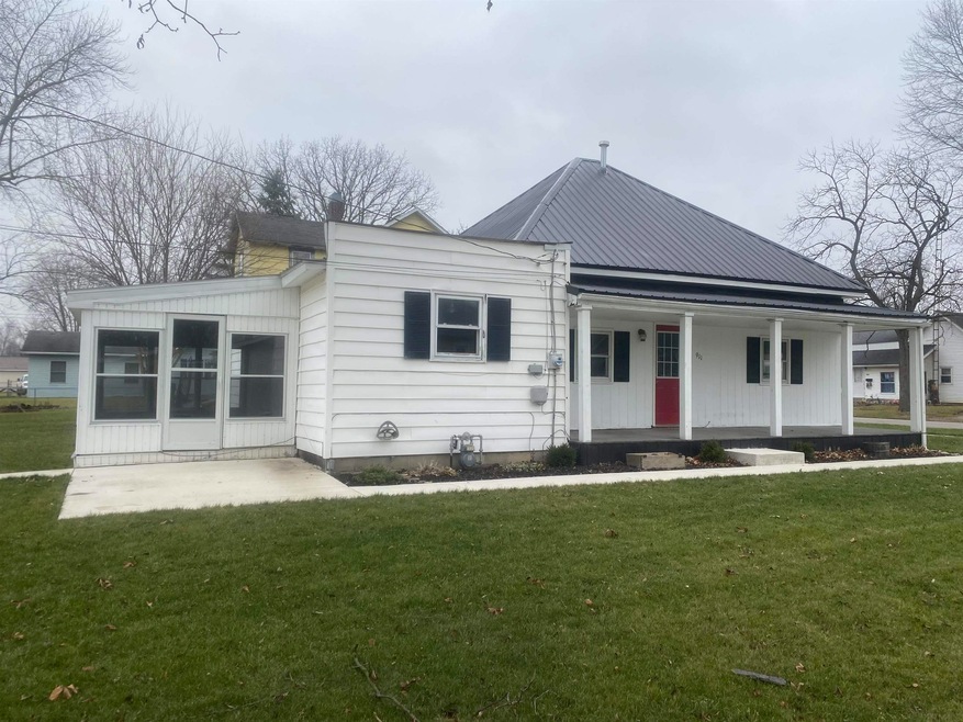 911 W Race St, Portland, IN 47371 - photo 1