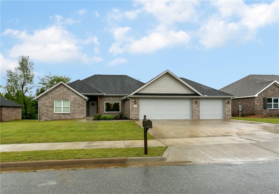 10010 David Ct, Siloam Springs, AR 72761 - photo 1