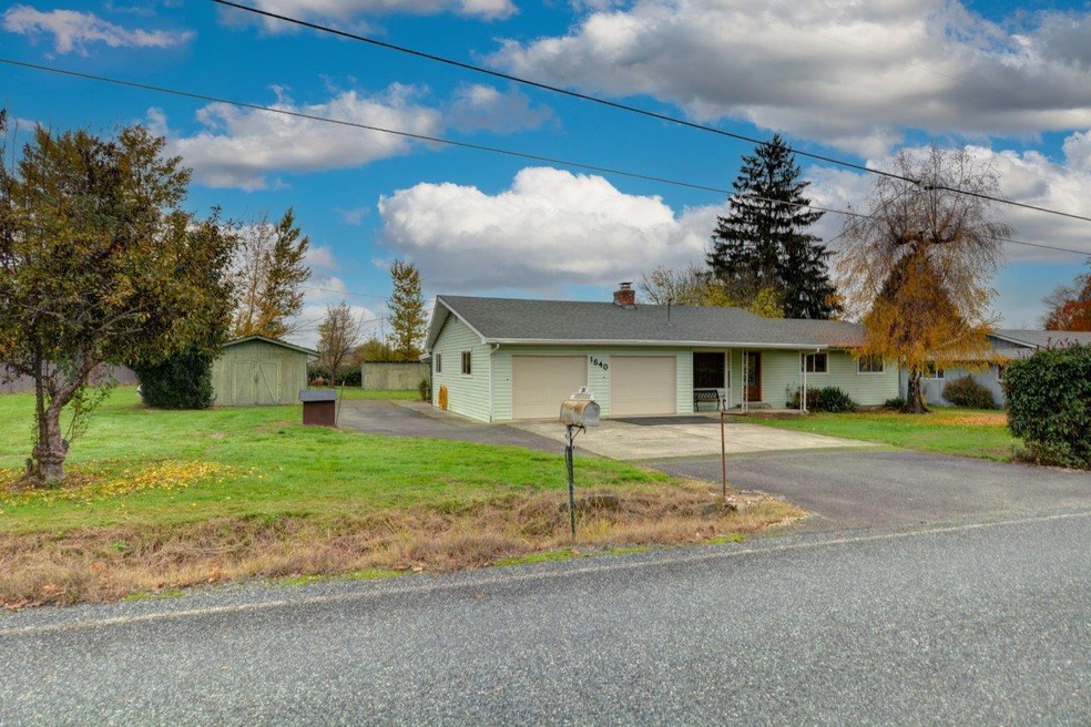 Southern Oregon Home - Country