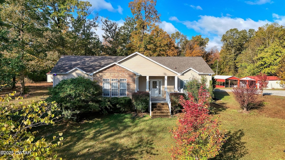 555 Brandon Rd, Huntingdon, TN 38344 - photo 1